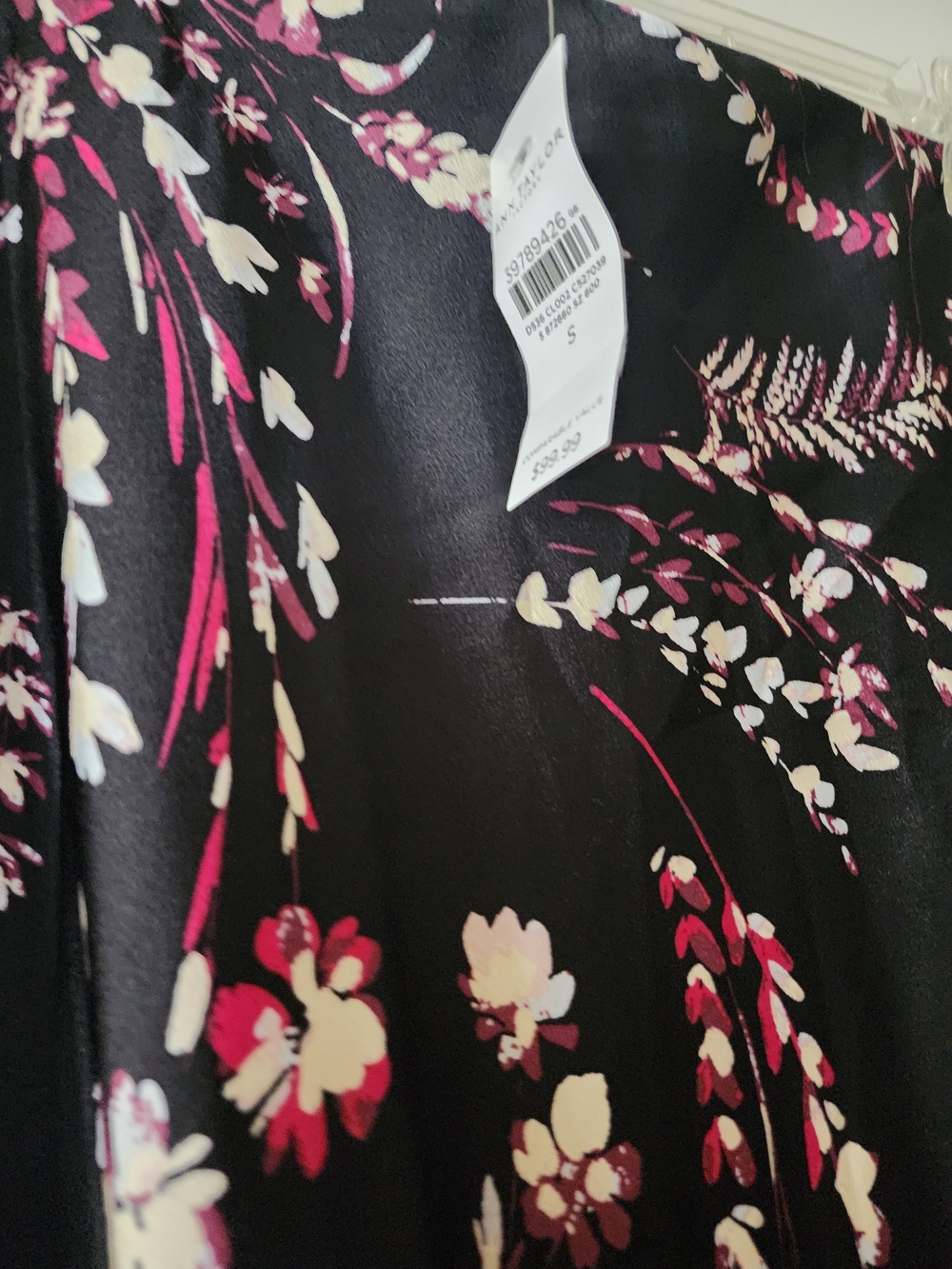🖤 Ann Taylor Black A-Line Skirt with Pink and Cream Floral Print - Picture 2 of 4